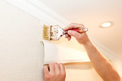Pose de papier peint à Cindré — revêtements muraux et toiles de verre